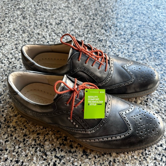 ECCO Men\'s Gray Leather Gold Shoes with Orange Laces